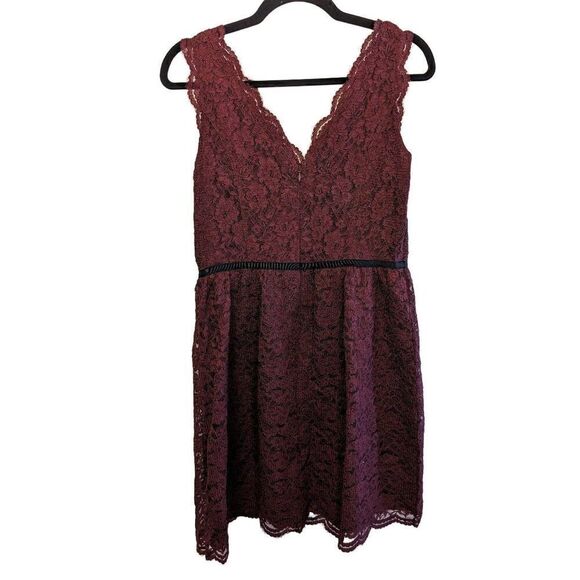 Loft Ann Taylor Women Burgundy Lace Overlay Mini Dress Vee in Front & Back Women - Picture 2 of 7